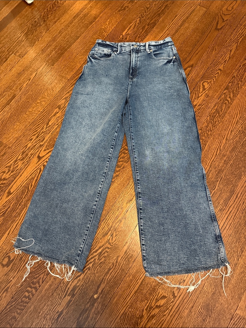 Good American Wide Leg Flare Jeans in Medium Blue Wash
